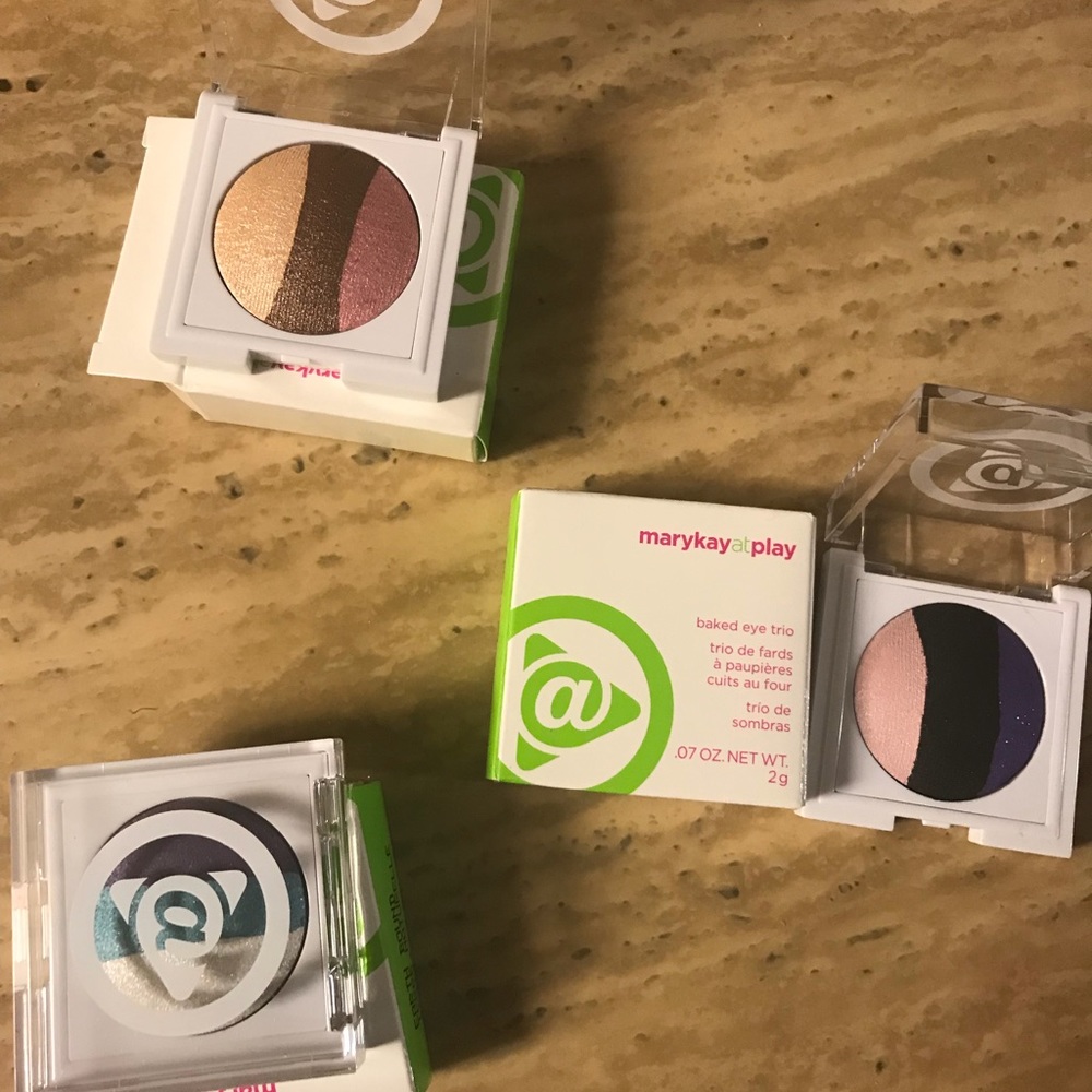 🔥New Mary Kay Eye Trios 3 n 1 eyeshadow compacts